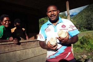 Pak Thobias Jawame dan hasil kebun orang tuanya